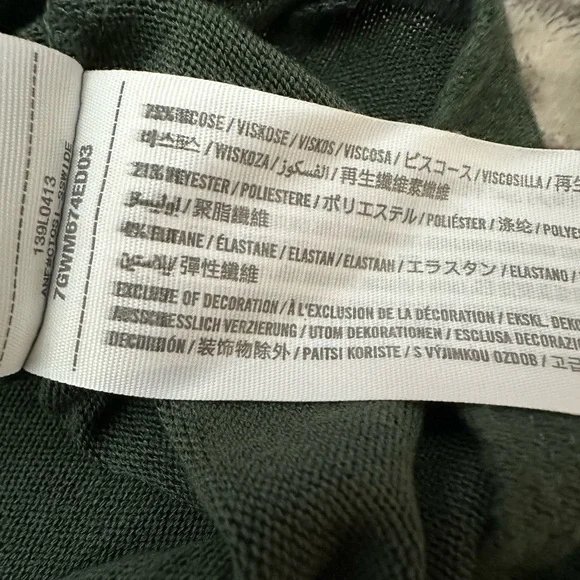 Abercrombie & Fitch Soft Wide Neck Tie Front Top in Green Size Medium - Picture 12 of 16